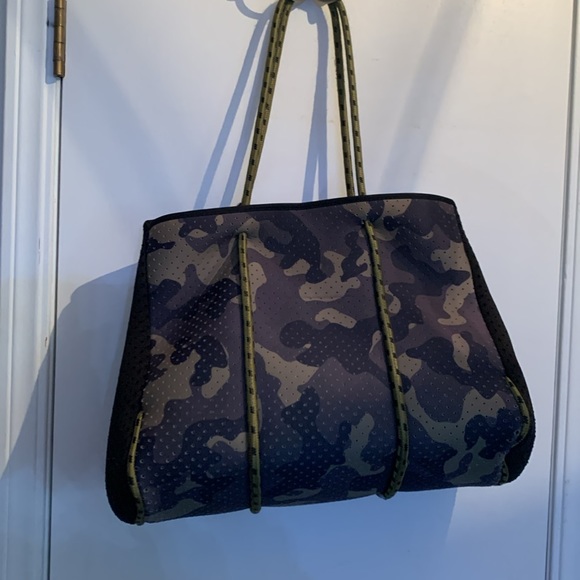 Neoprene tote - Picture 2 of 4